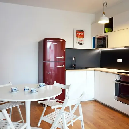 Brand New Apartment. Parking Spot Included! Lejlighed