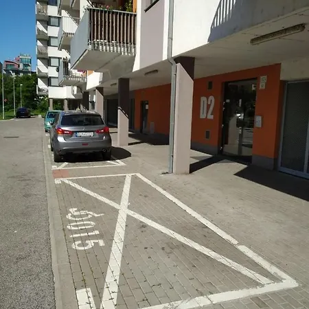 Lejlighed Brand New Apartment. Parking Spot Included! *