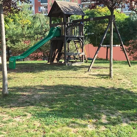 Brand New Apartment. Parking Spot Included! דירה ברטיסלאבה